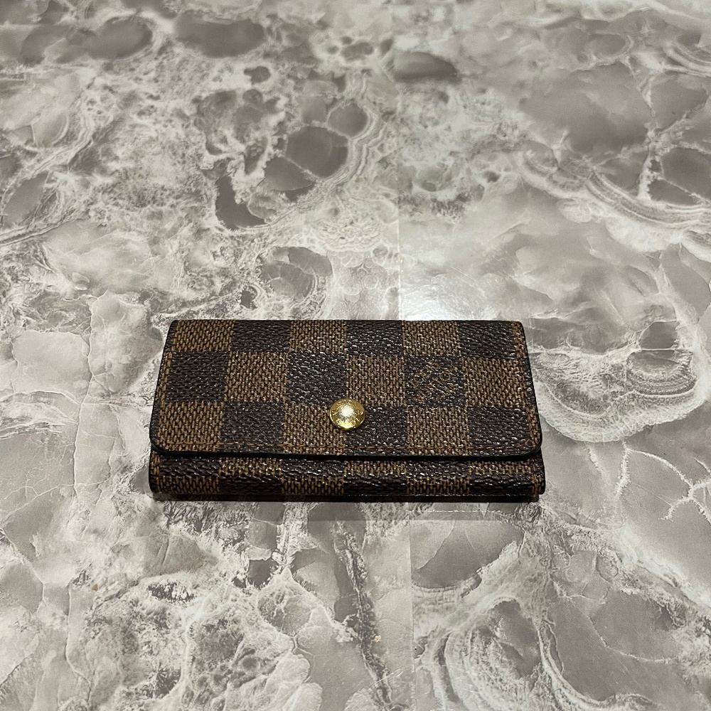 Louis Vuitton damier brown checkered key holder 4 keys